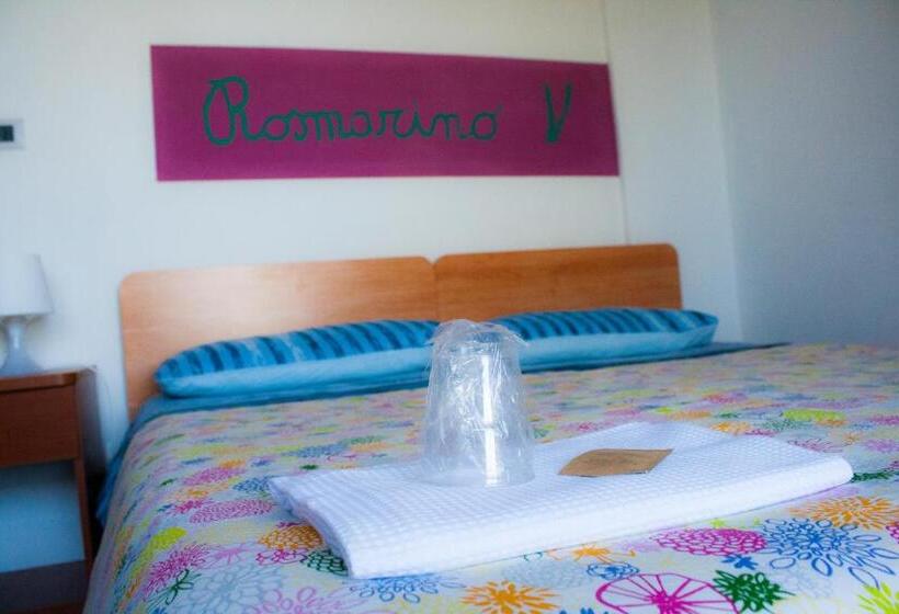 Номер Стандарт Вид на Море, Perla Del Levante Hostel