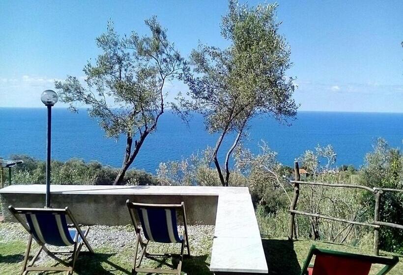Номер Стандарт Вид на Море, Perla Del Levante Hostel