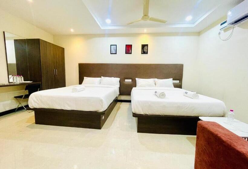 חדר סופריור לארבעה, Deccan Suites, Tirupati