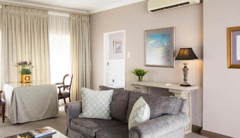 Номер Deluxe Кровать Кинг, Leeuwenhof Country Lodge & Garden Spa