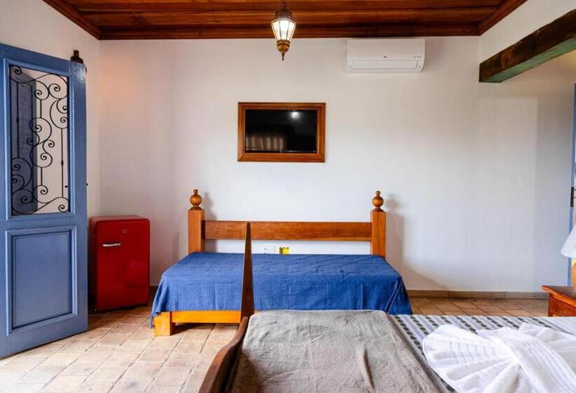 Quarto Triplo Estandar com Vistas, Pouso Du Ferreiro