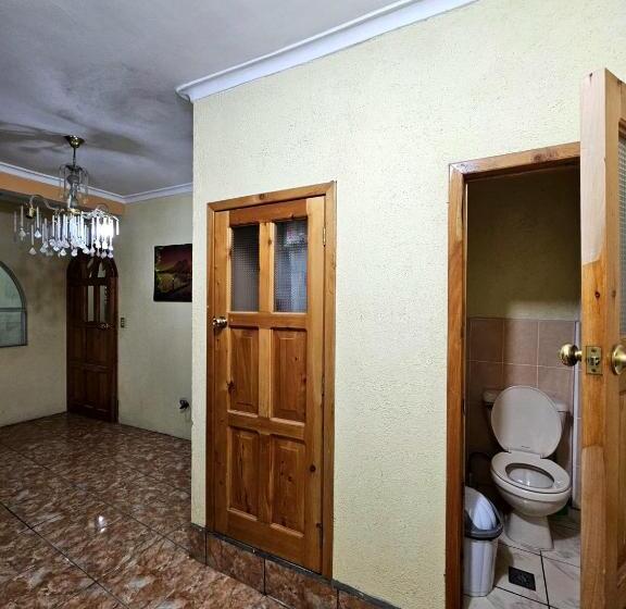 اتاق استاندارد با بالکن, Hostal Flor Del Lago
