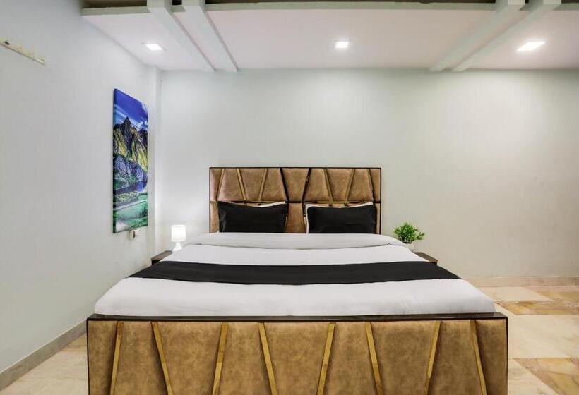 Трехместный Номер Классика, Oyo Flagship Hotel R G Grand