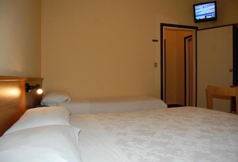 Номер Стандарт Трехместный, Albergo Motel Dosdè B&b