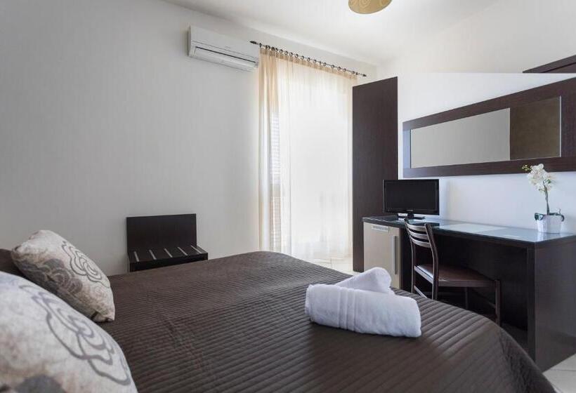 اتاق استاندارد سه نفره, Beatus Suites And Rooms B&b