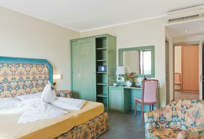 Superior room with lake view, Augusta