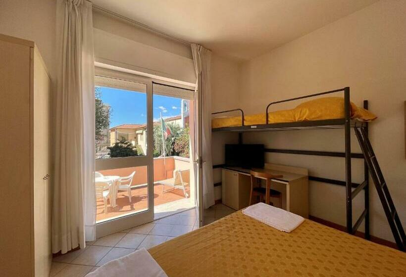 اتاق استاندارد سه نفره, Florentia