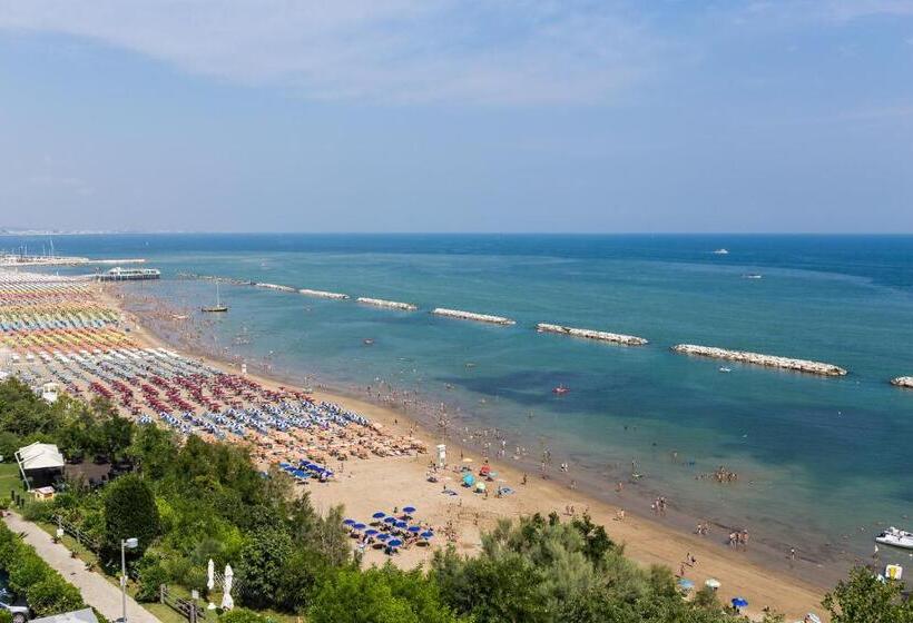 Четырехместный Номер Стандарт Вид на Море, Promenade