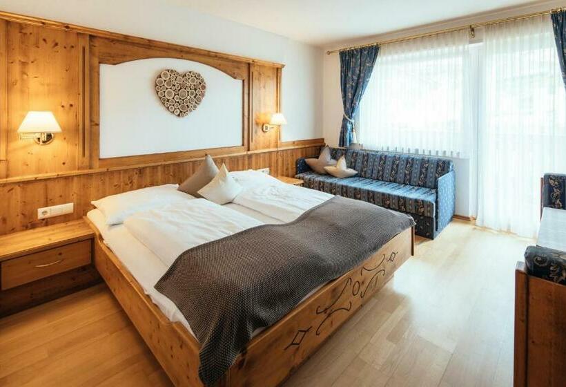 غرفة قياسية مزوَّدة بشُرفة, Tirolerhof