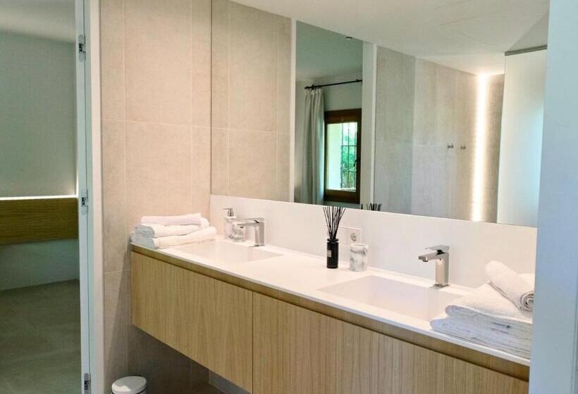 Люкс Deluxe Кровать Кинг, Casa Tess Boutique