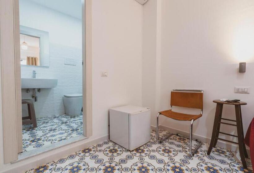 اتاق استاندارد, Previterooms