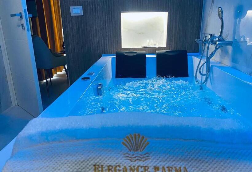 اتاق استاندارد با وان آب گرم, Elegance Paema