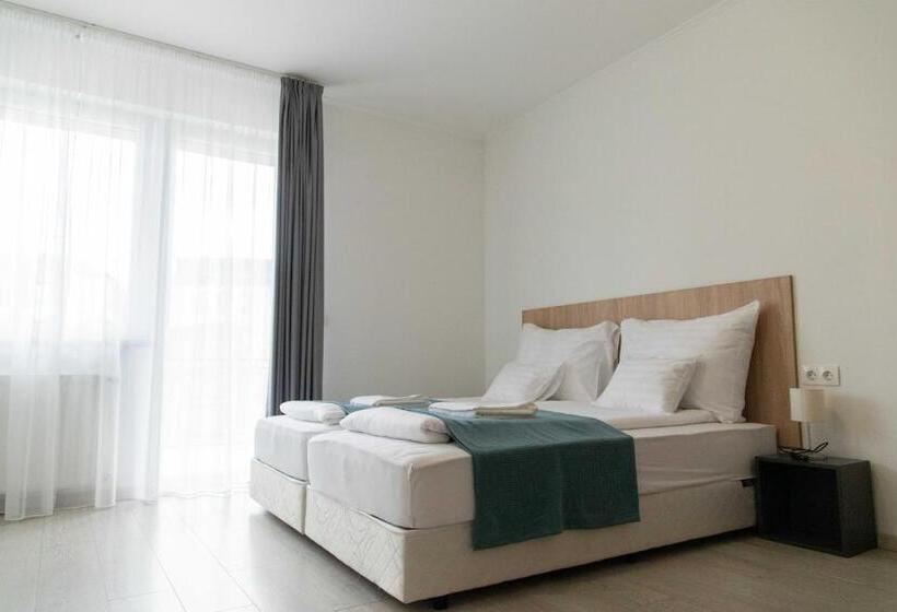 اتاق استاندارد چهارنفره با بالکن, Farkas Villa