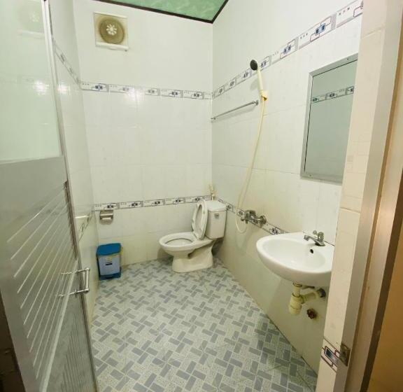 اتاق استاندارد چهارنفره با چشم‌انداز باغ, Hoa Biển Guest House