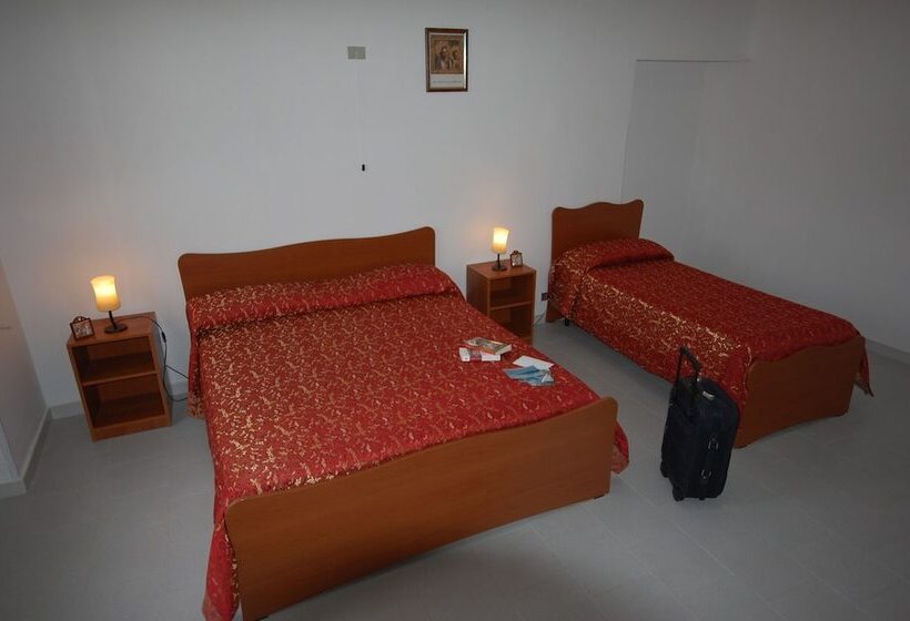 Номер Стандарт Трехместный, Albergo Del Santuario