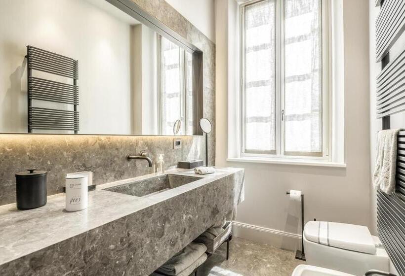 جناح مطلّ علي البحر, Villa Grey