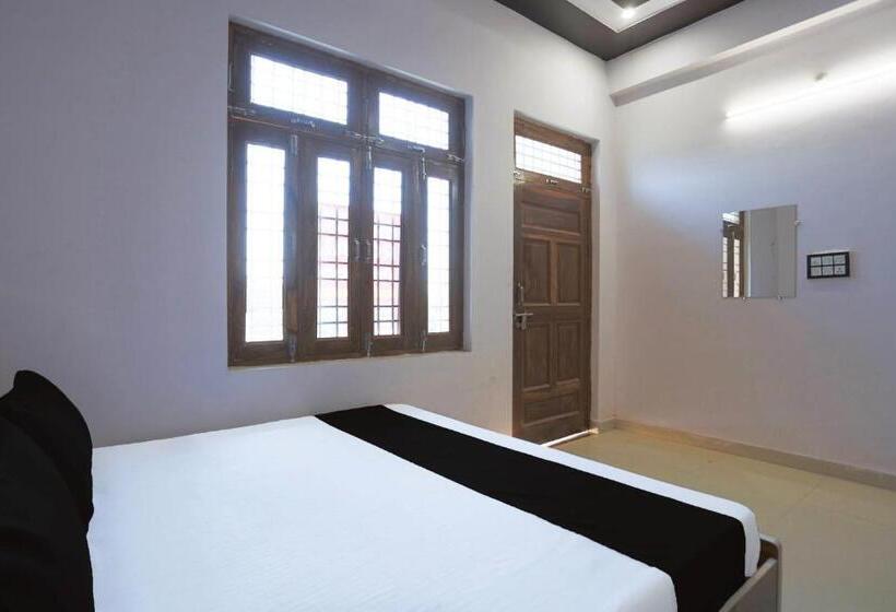 Трехместный Номер Классика, Oyo Flagship Hotel Royal Palace