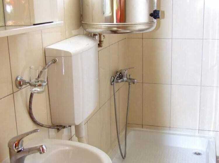اتاق استاندارد سه نفره, Hostel Domestika