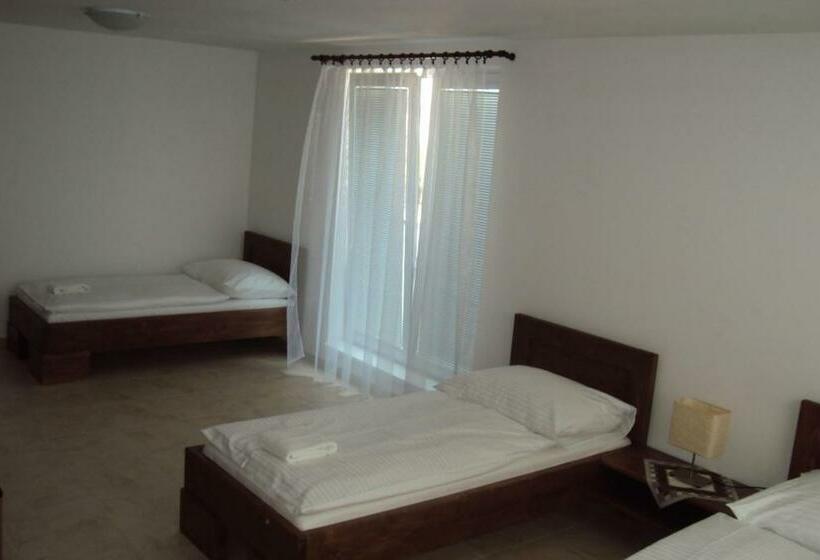 스탠다드 트리플 룸, Motel Senec