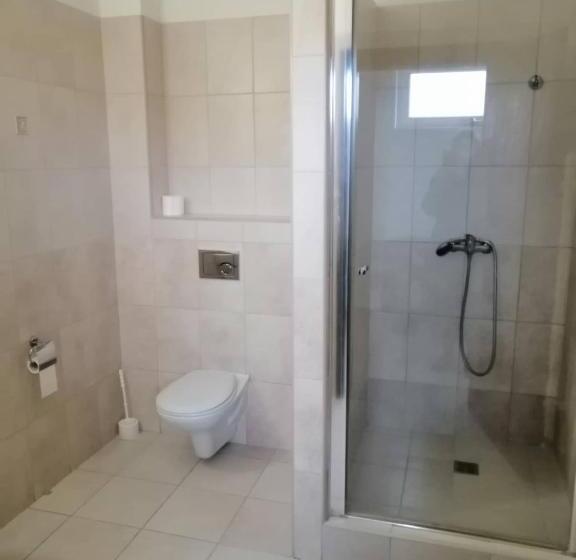 4인용 스탠다드 룸, Motel Senec