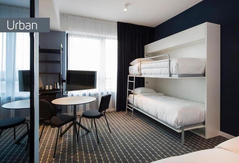 اتاق استاندارد چهار تخته, Corendon Urban Amsterdam Schiphol Airport