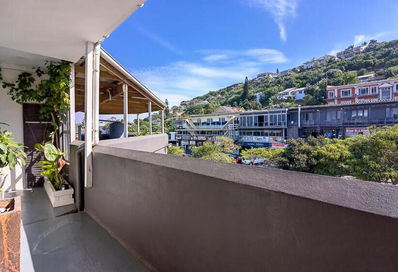 Люкс, Ballito Backpackers