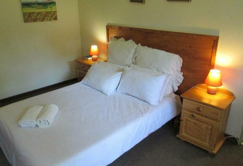 经济房, Bedrock Guesthouse