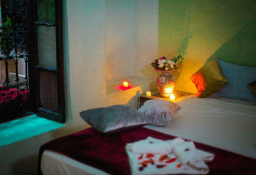 اتاق لوکس, Riad Douja