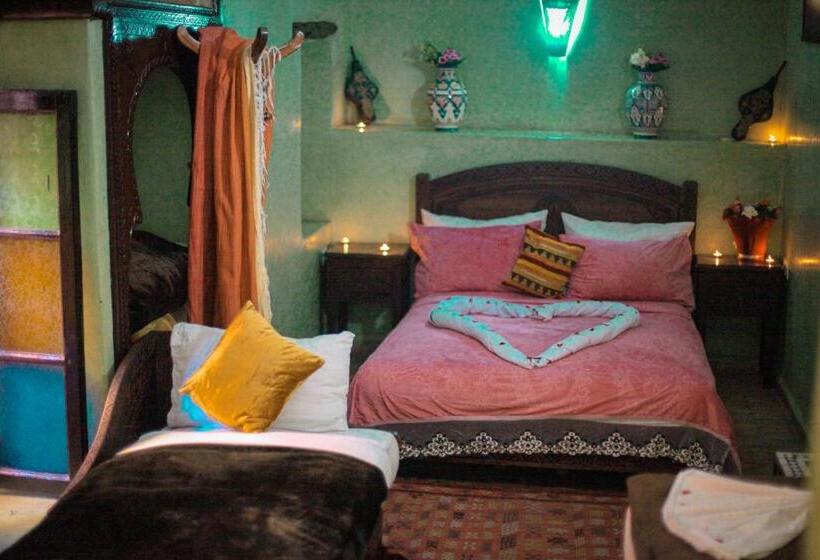اتاق استاندارد چهار تخته, Riad Douja