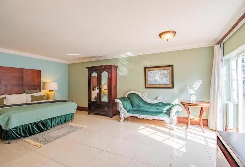 Suite, Emakhosini Boutique