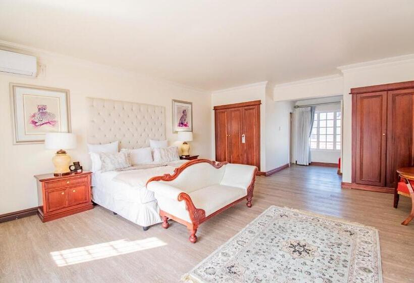 Suite, Emakhosini Boutique