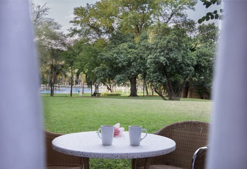 اتاق سوپریور خانوادگی, Sun City Hotel And Casino