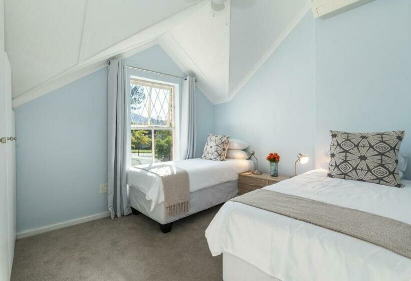 Family Suite, Rustic Manor Guest House