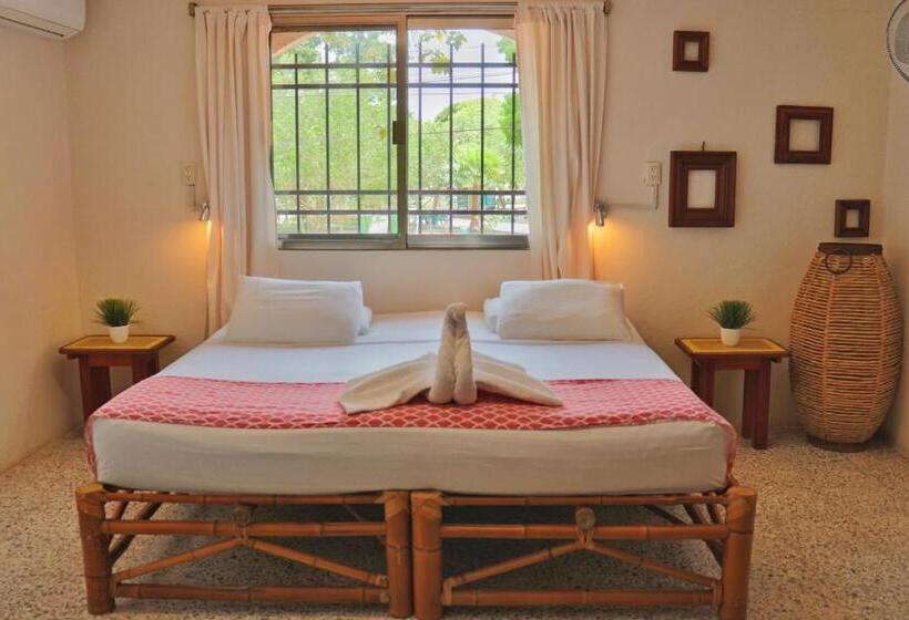 バスルーム共有のトリプルスタンダード, Hostal & Suites Pata De Perro