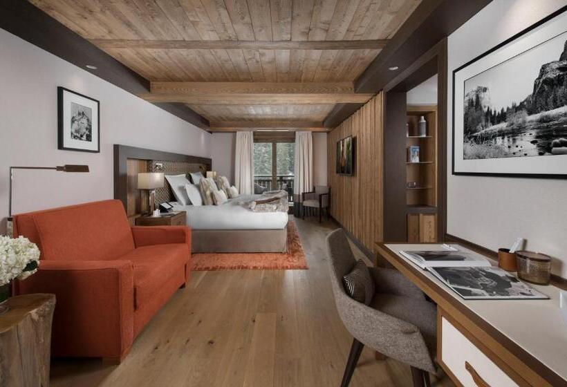 Полулюкс, Hôtel Barrière Les Neiges Courchevel