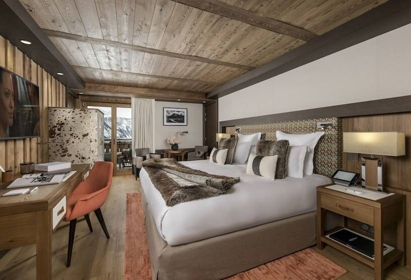 Номер Deluxe, Hôtel Barrière Les Neiges Courchevel