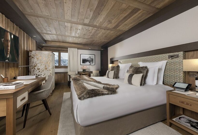 Номер Deluxe, Hôtel Barrière Les Neiges Courchevel