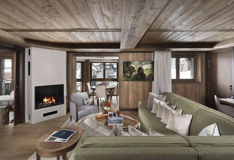 Номер Deluxe, Hôtel Barrière Les Neiges Courchevel