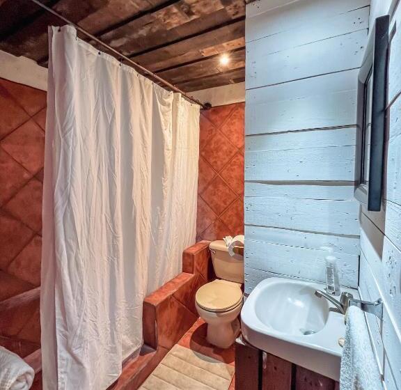 اتاق استاندارد چهار تخته, Hostal Antigüeño