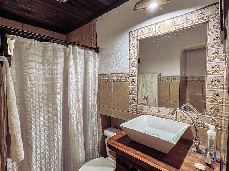 اتاق استاندارد, Hostal Antigüeño