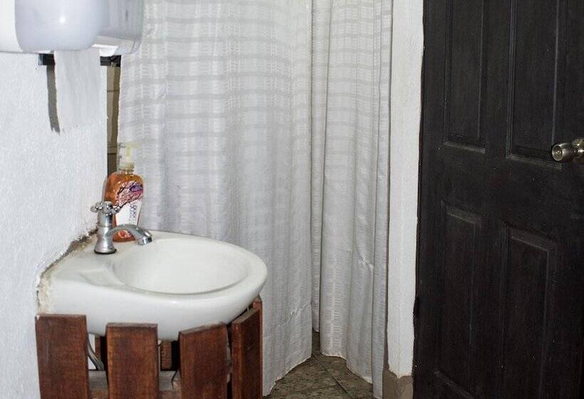 اتاق استاندارد با سرویس بهداشتی مشترک, Hostal Antigüeño