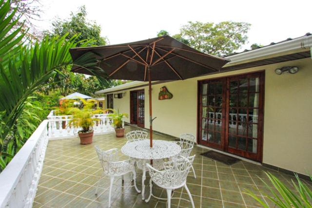 스탠다드 트리플 룸, Hibiscus House Bed And Breakfast