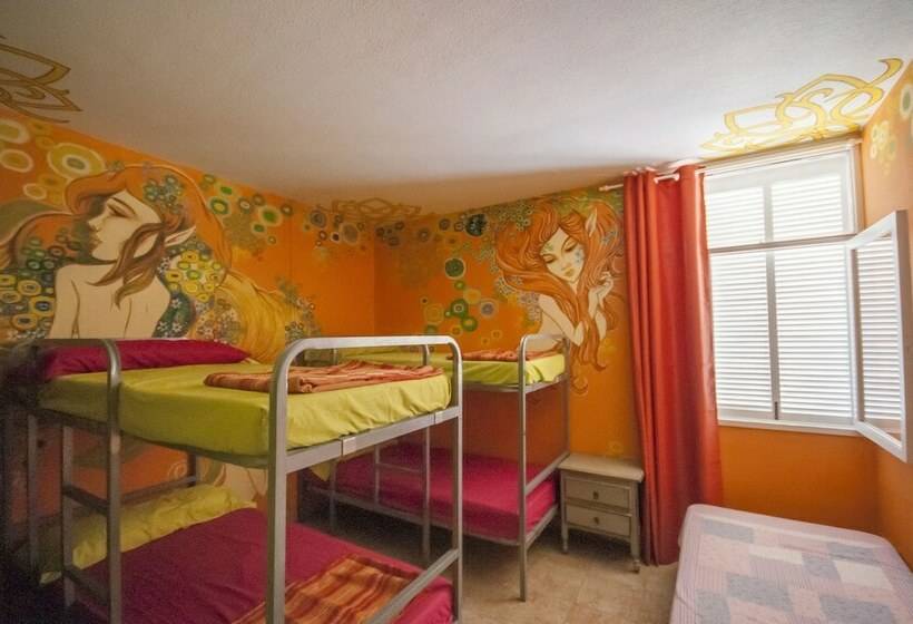 Кровать в Общей Комнате, Hostel Los Duendes Del Sur
