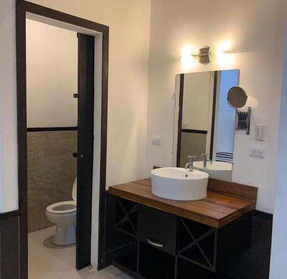 اتاق استاندارد یک نفره, Celebertti