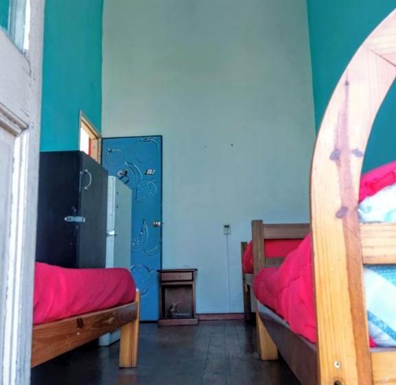 Номер Стандарт Совместная Ванная, Montevideo Port Hostel