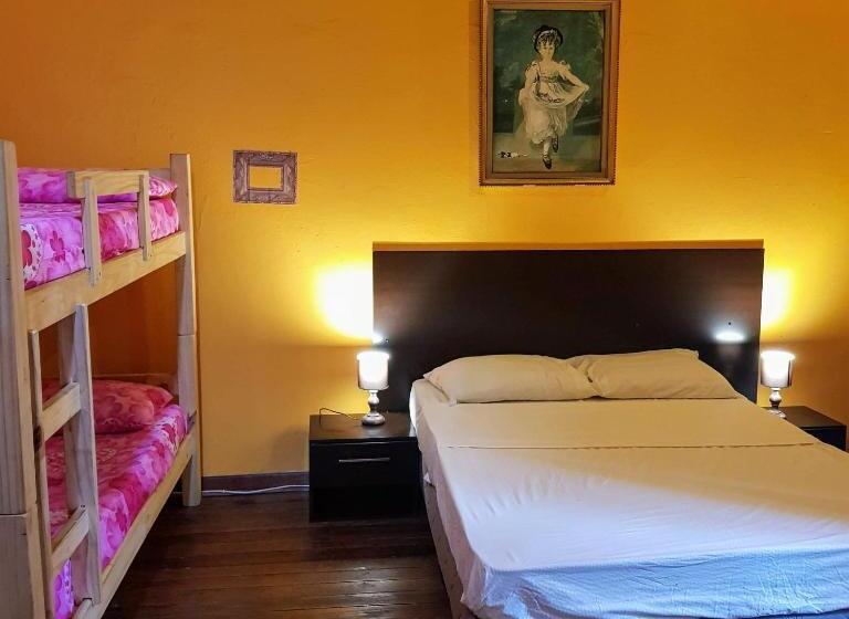 Семейный Номер, Montevideo Port Hostel