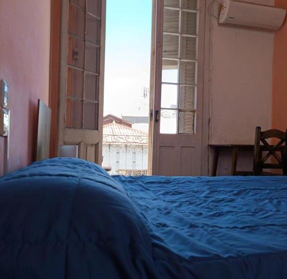 Номер Deluxe с Балконом, Montevideo Port Hostel