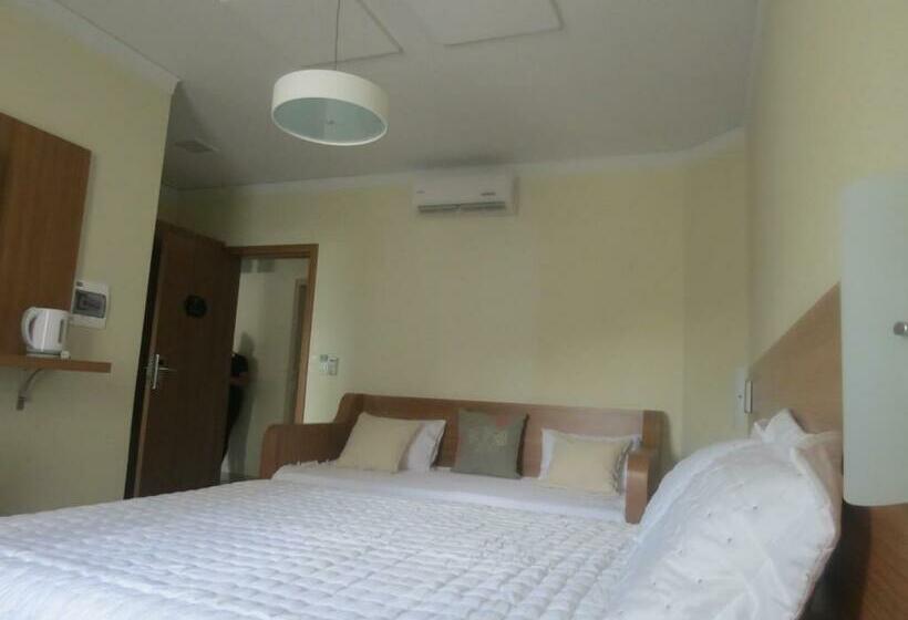 سوییت لوکس, Tacuru Hotel Boutique