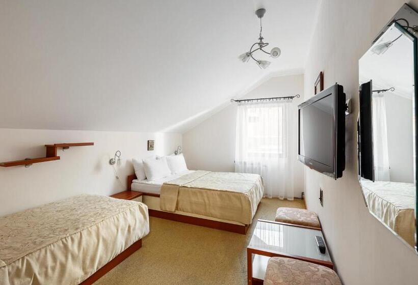 침실 3개 주택, Korona Hotel&spa