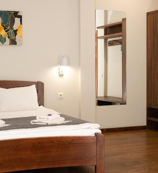 스탠다드 룸, Nebos Hotel & Restaurant